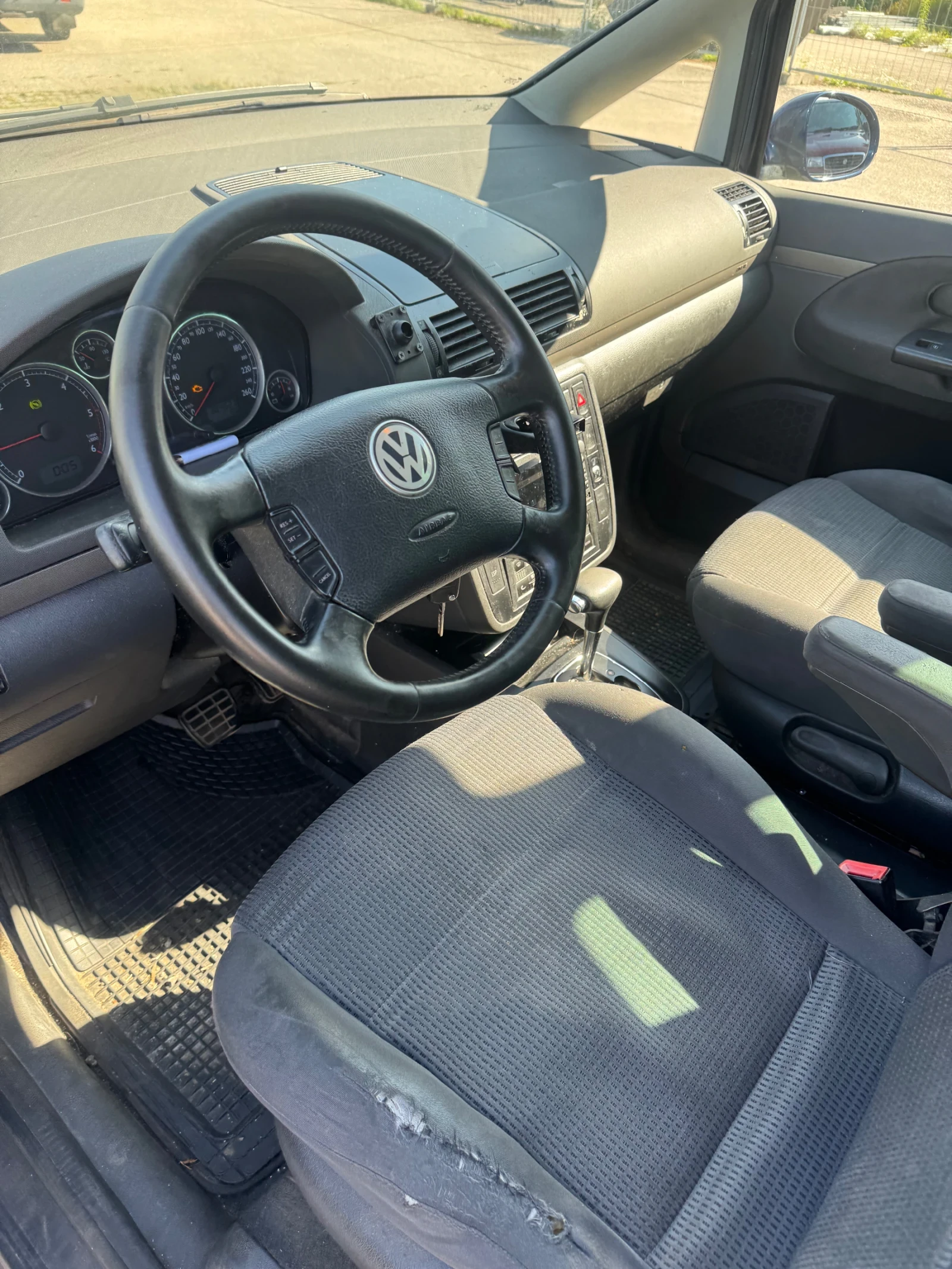 VW Sharan 1.9TDI Avtomat Xenon Navi - изображение 7