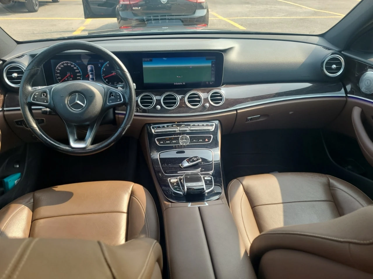Mercedes-Benz E 400 * CARFAX * АВТО КРЕДИТ * ЦЕНА ДО БГ! - изображение 6