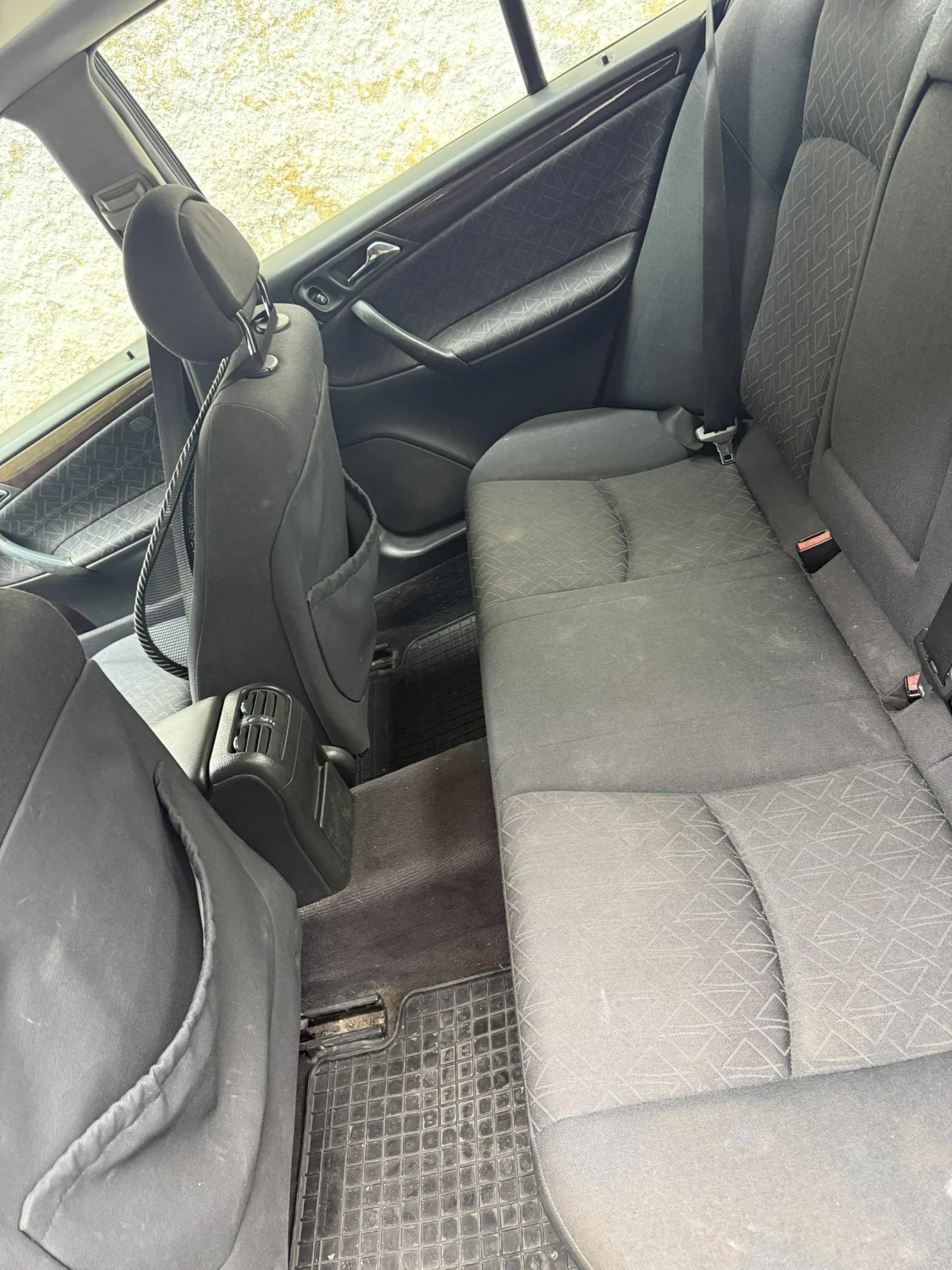 Mercedes-Benz C 220  - изображение 5