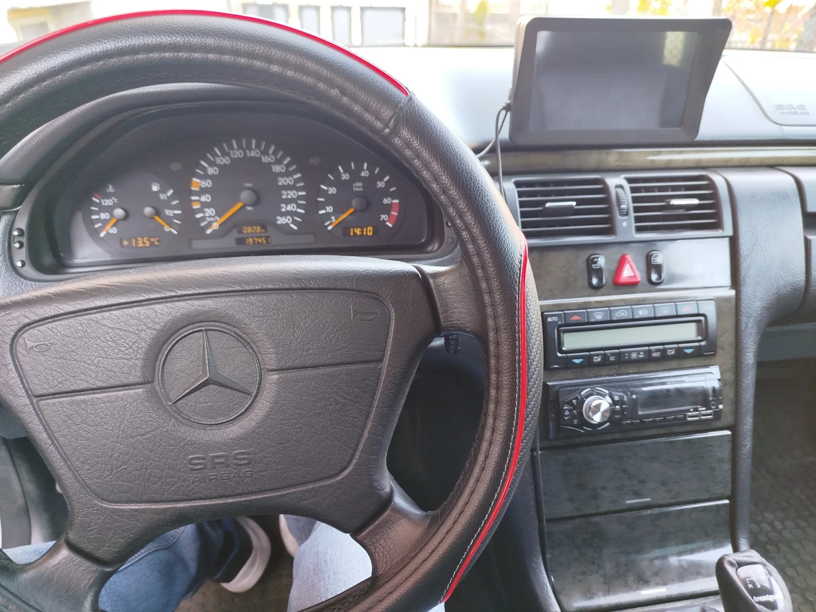 Mercedes-Benz E 200 | Mobile.bg   7