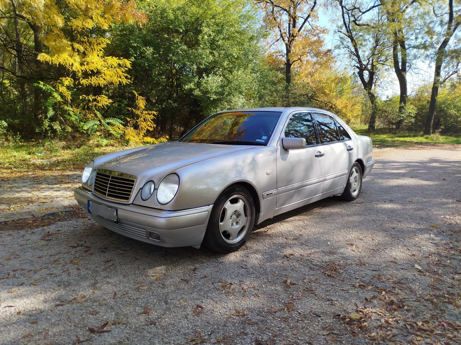 Mercedes-Benz E 200 | Mobile.bg   10