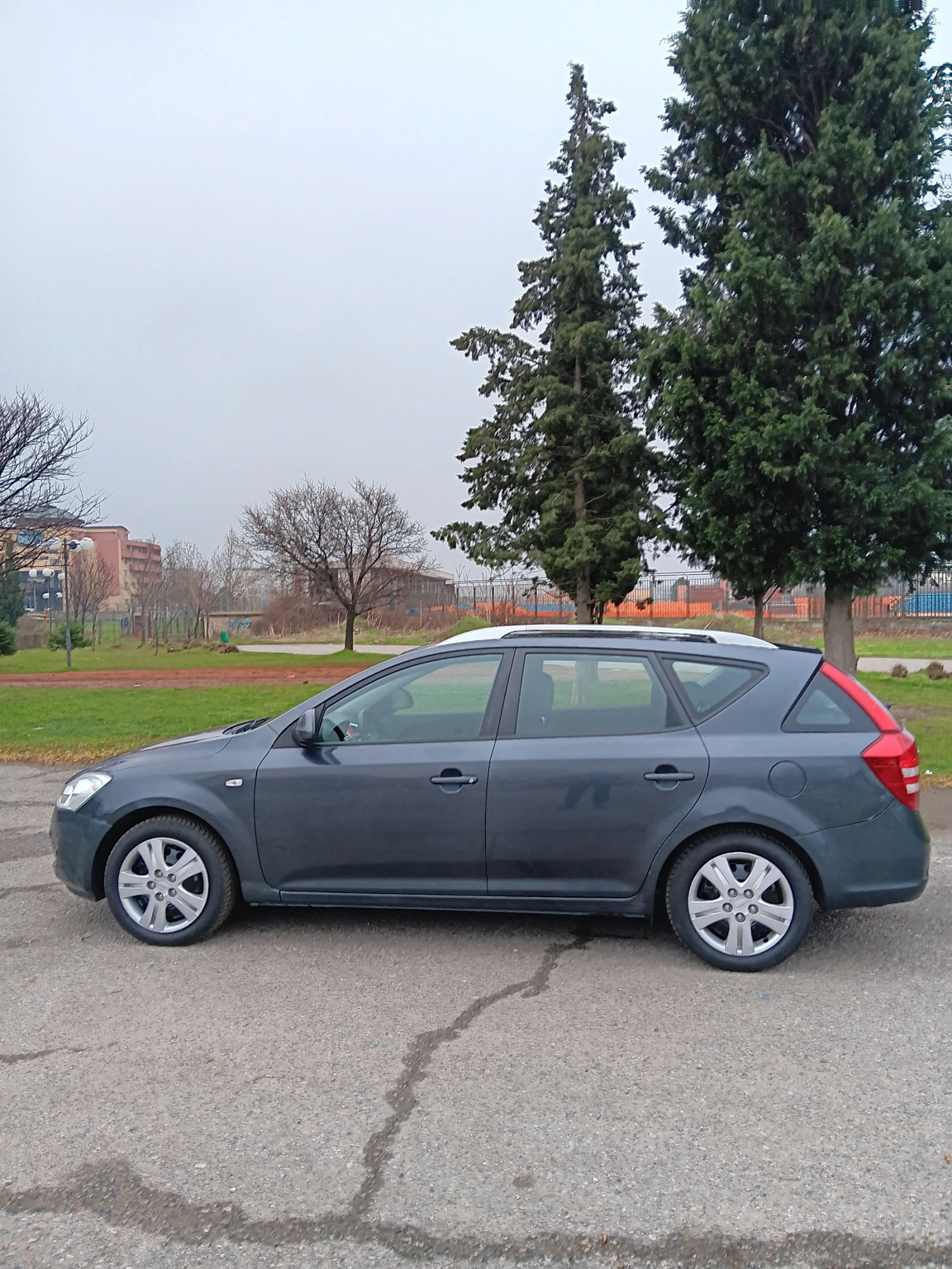 Kia Ceed 1.4-������-100�.�.-��� ����-� �����������-�������! | Mobile.bg � ����������� 4