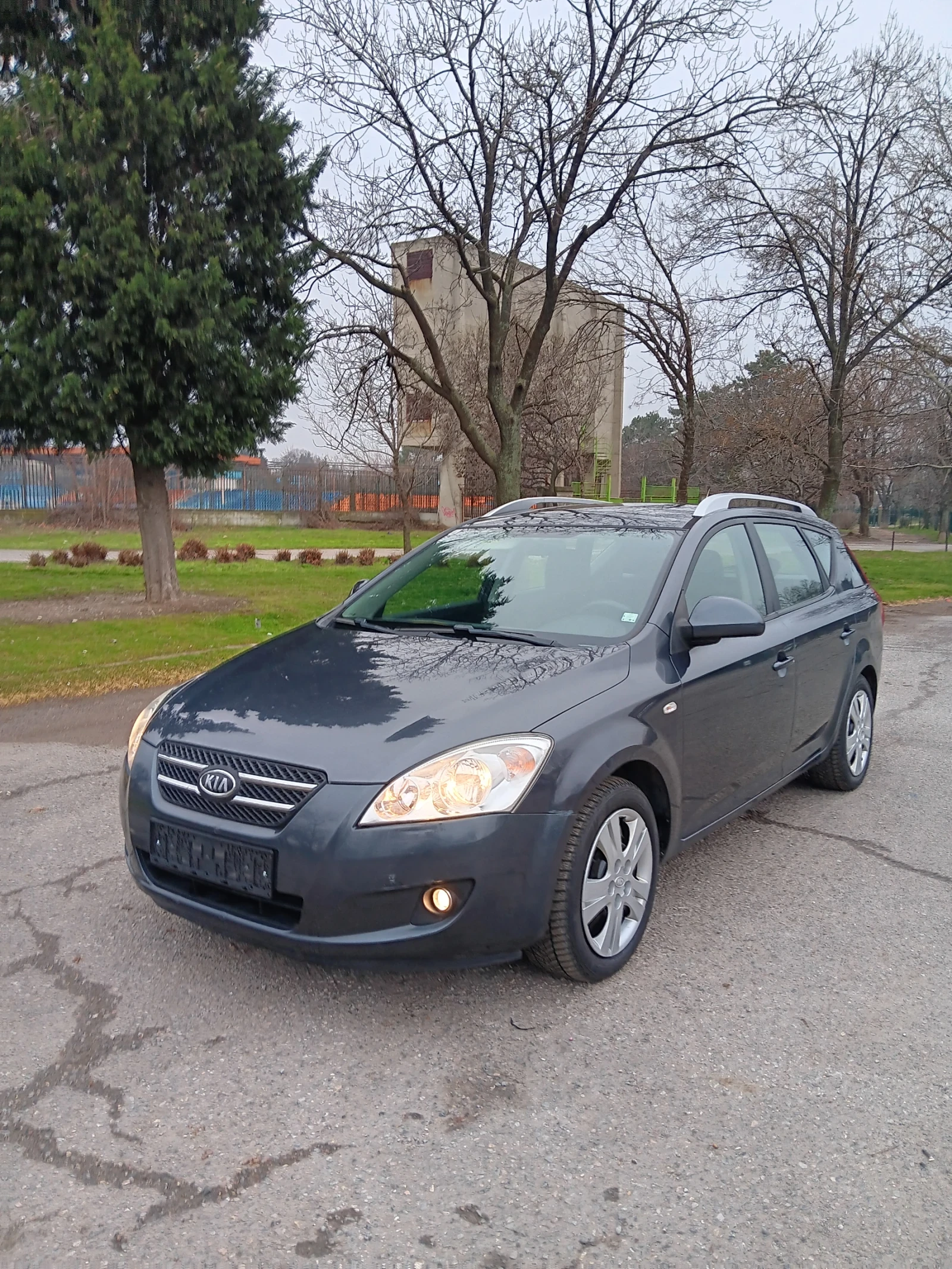 Kia Ceed 1.4-������-100�.�.-��� ����-� �����������-�������! | Mobile.bg � ����������� 2