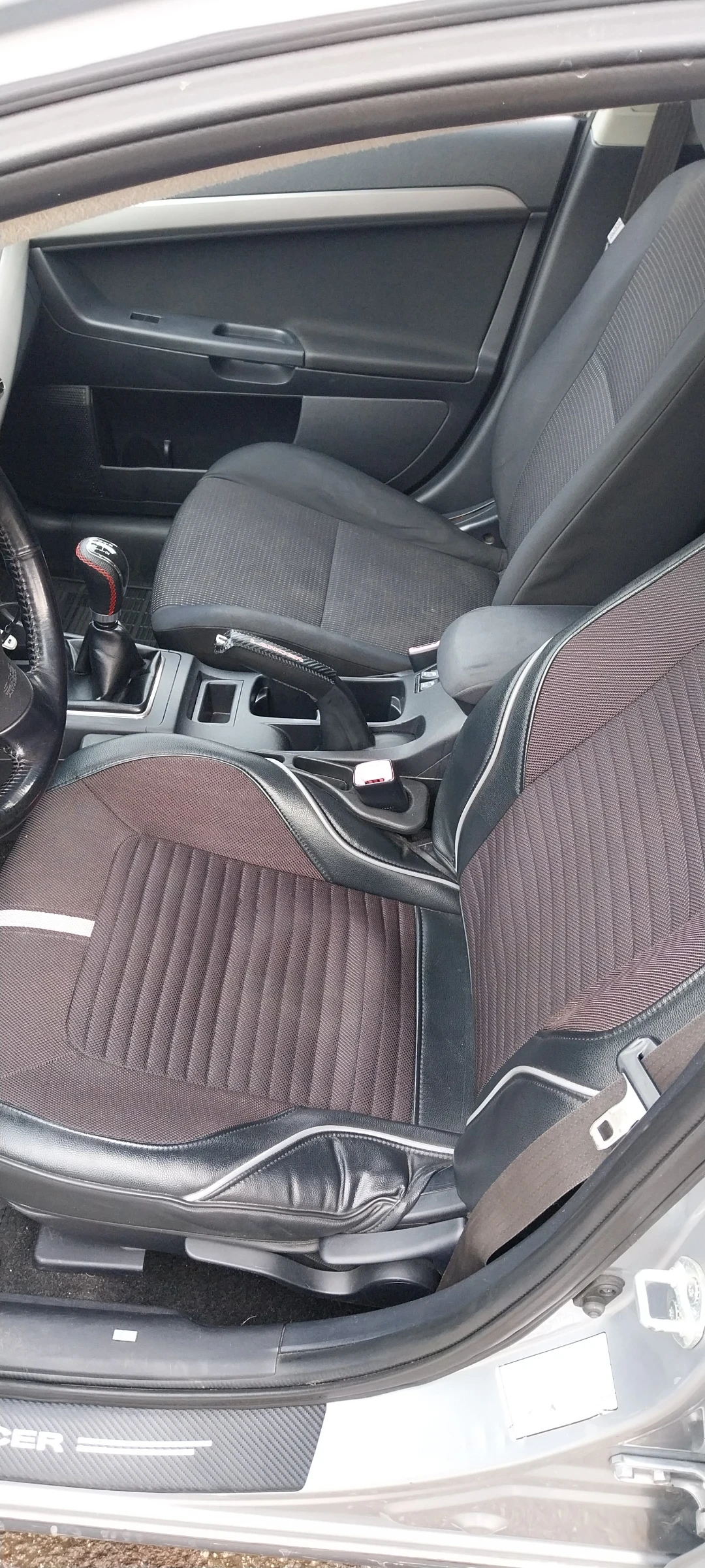 Mitsubishi Lancer 1.5, снимка 15 - Автомобили и джипове - 54042873