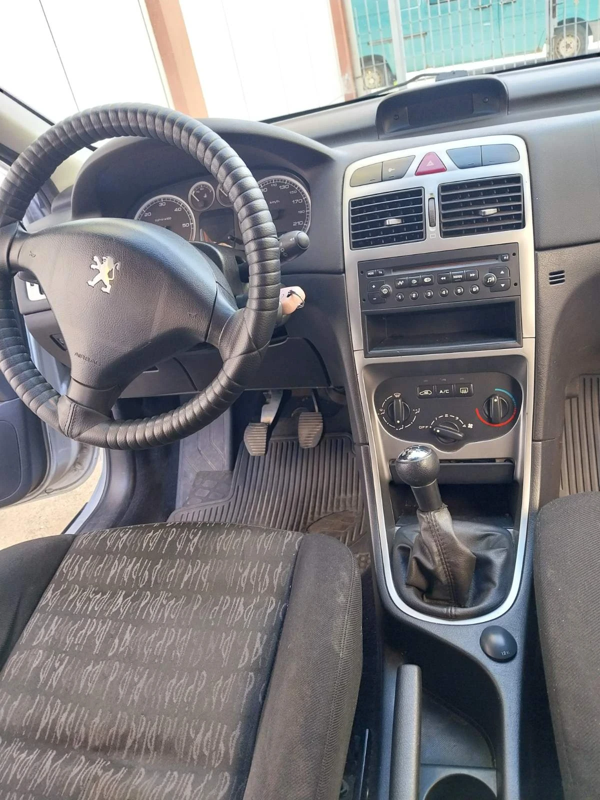 Peugeot 307 2.0 hdi, снимка 6 - Автомобили и джипове - 54045083