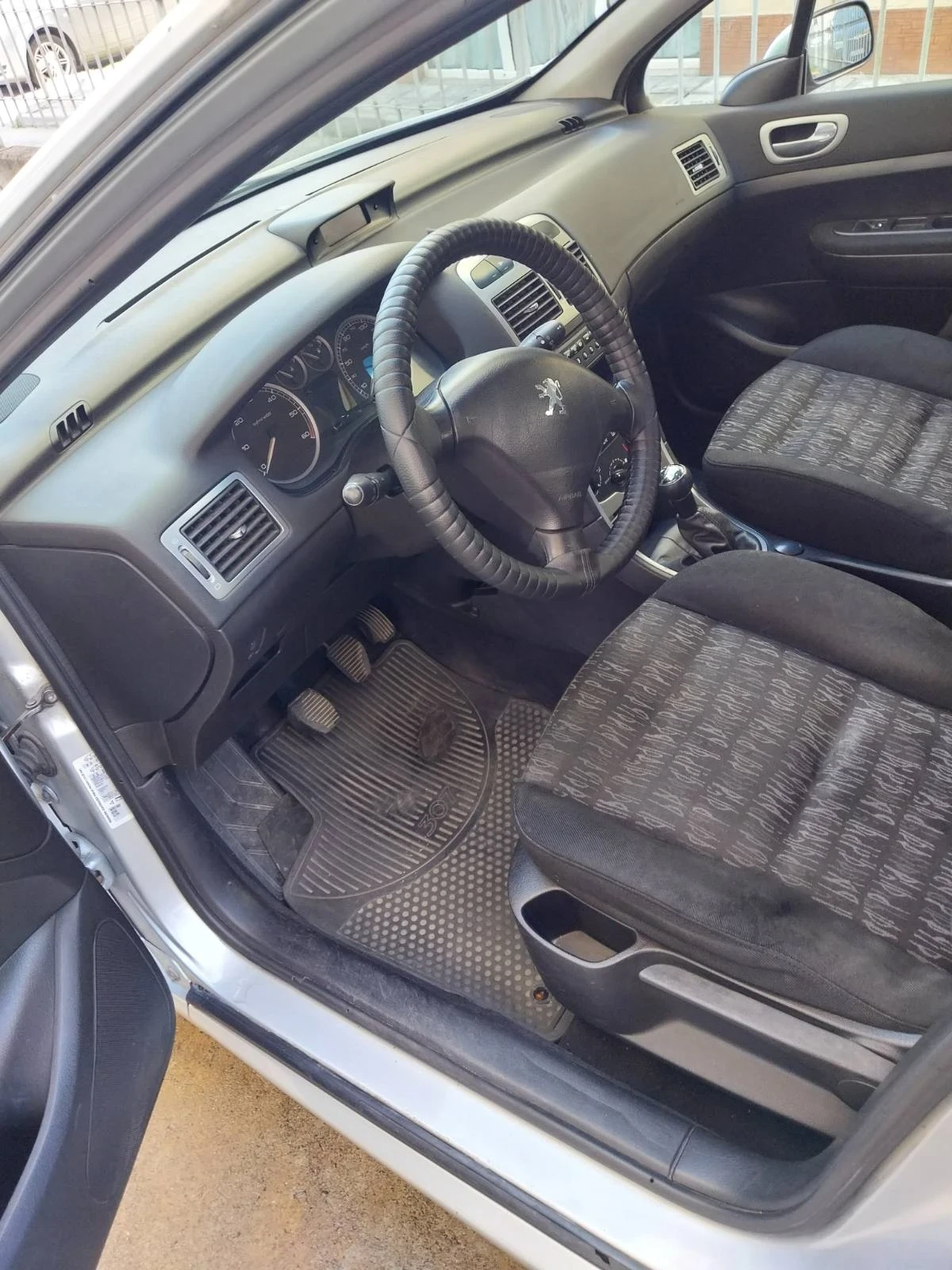 Peugeot 307 2.0 hdi, снимка 7 - Автомобили и джипове - 54045083