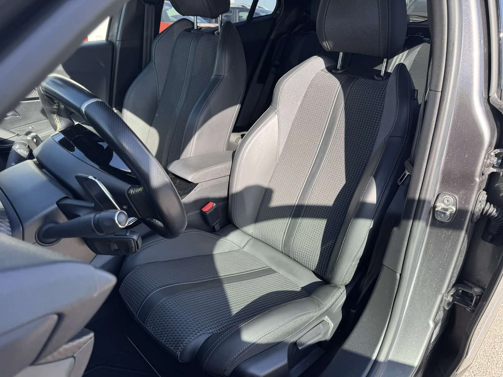 Peugeot 2008 1.2 TURBO GT LINE, снимка 13 - Автомобили и джипове - 54343244