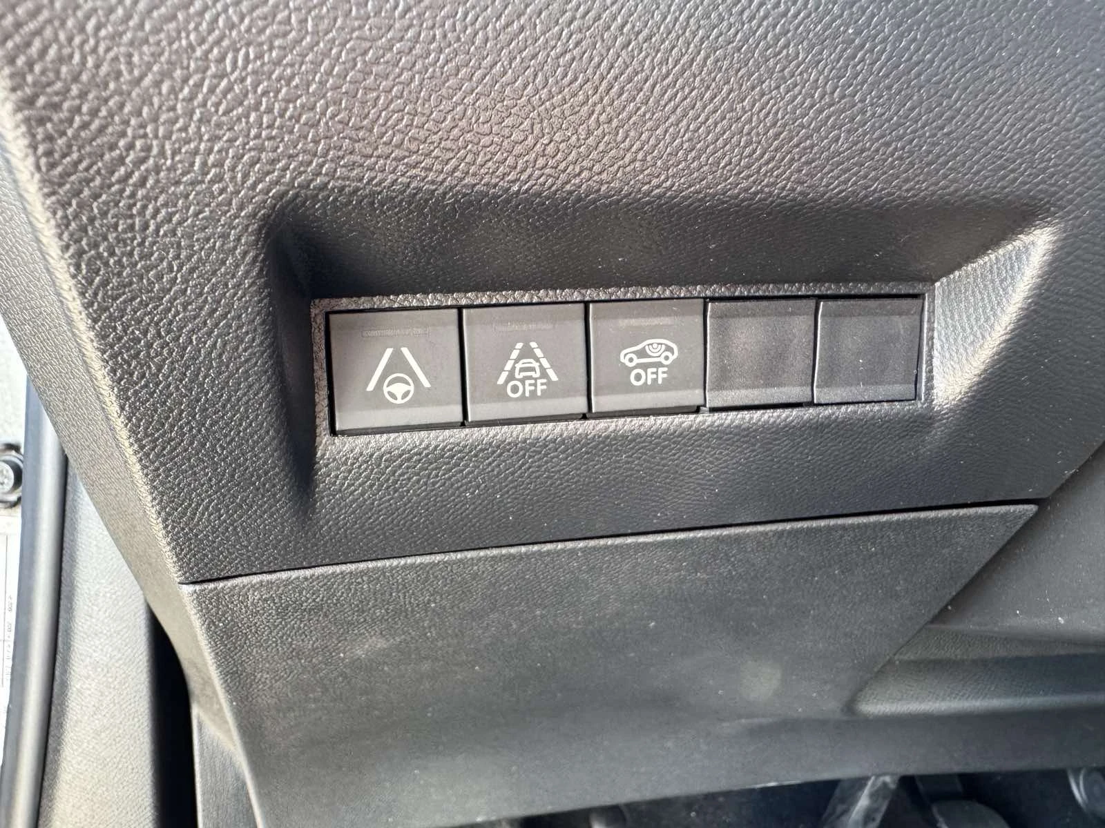 Peugeot 2008 1.2 TURBO GT LINE, снимка 16 - Автомобили и джипове - 54343244