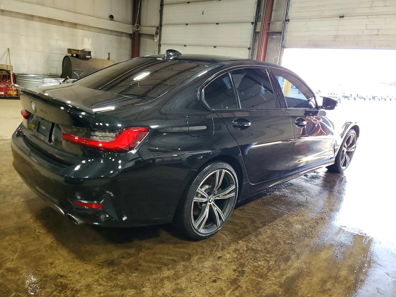 BMW 330 2.0l Xi XDRIVE, снимка 3 - Автомобили и джипове - 54360541