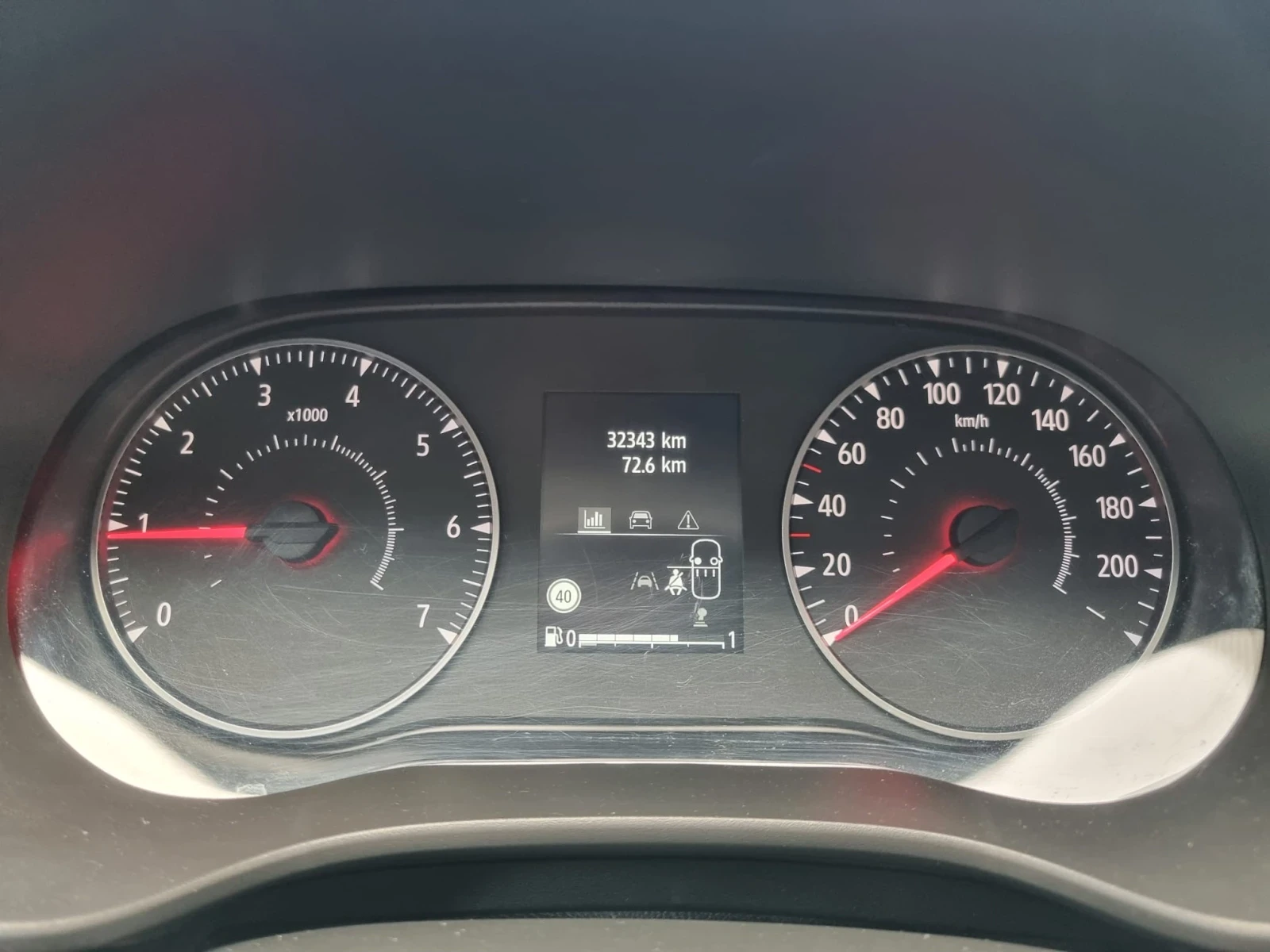 Dacia Sandero 1.0TCe 100к.с, снимка 11 - Автомобили и джипове - 54793209