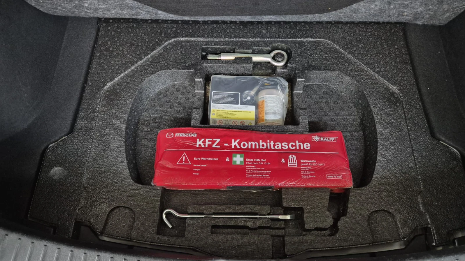 Mazda 3 - 53 726км!, снимка 13 - Автомобили и джипове - 54821969
