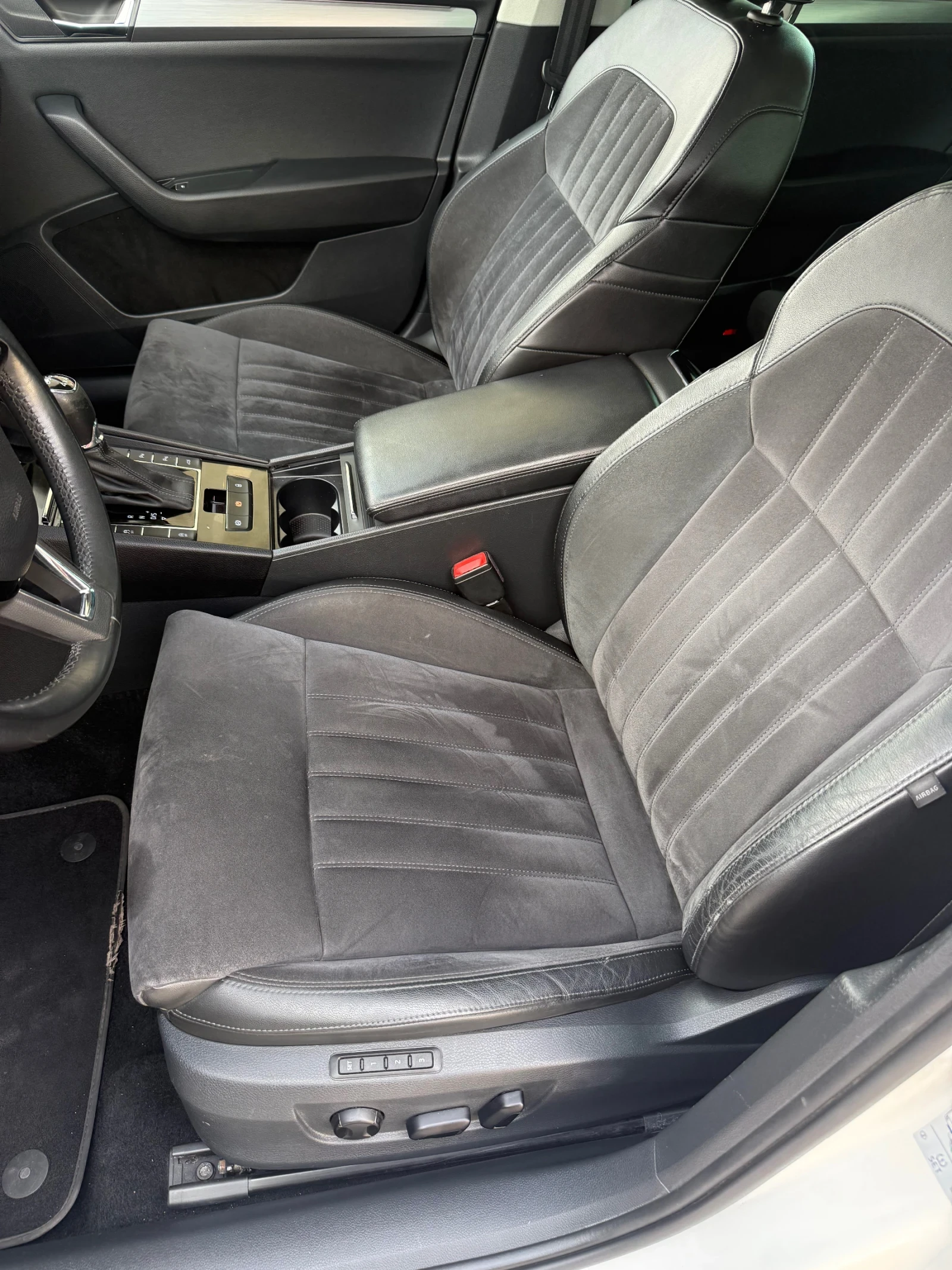Skoda Superb 2.0TDI/4x4 /FULL, снимка 10 - Автомобили и джипове - 54857685