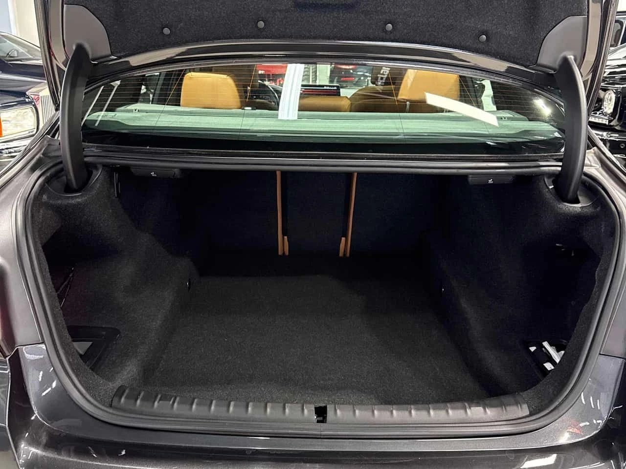 BMW 540 i xDrive/360/HARMAN KARDON/HUD, снимка 16 - Автомобили и джипове - 54861938