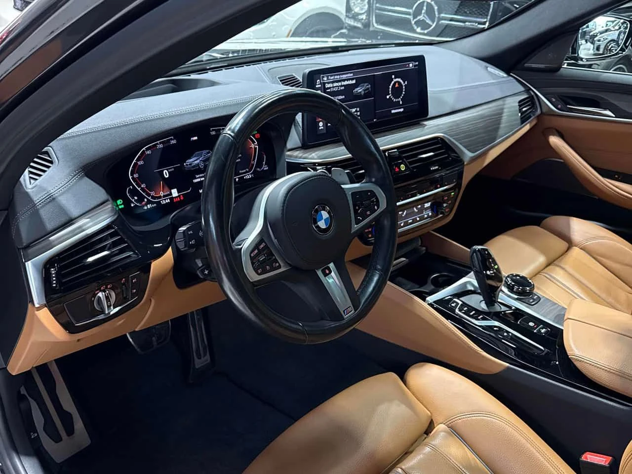BMW 540 i xDrive/360/HARMAN KARDON/HUD, снимка 9 - Автомобили и джипове - 54861938