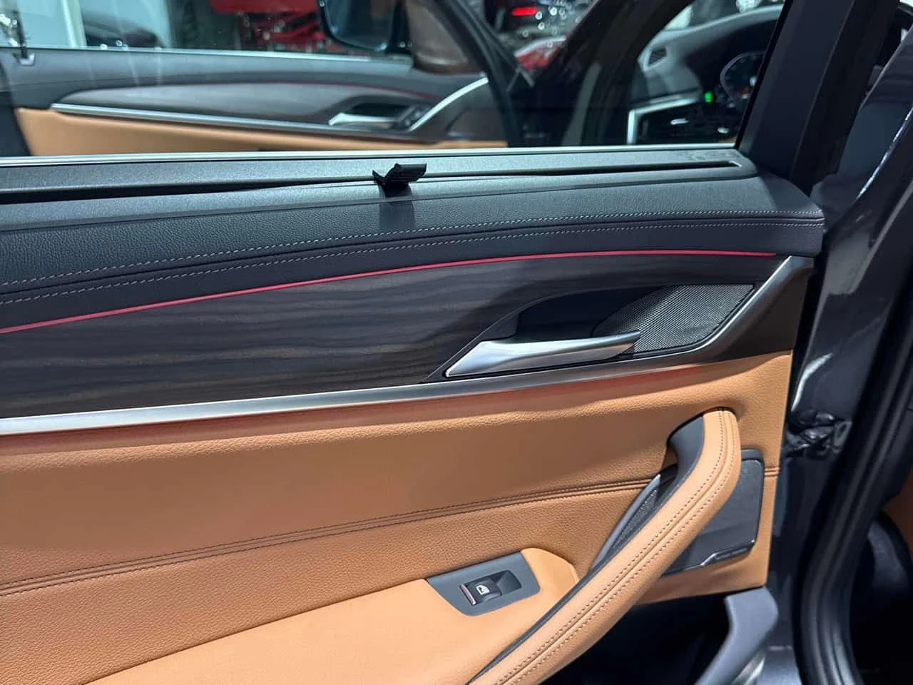 BMW 540 i xDrive/360/HARMAN KARDON/HUD, снимка 14 - Автомобили и джипове - 54861938