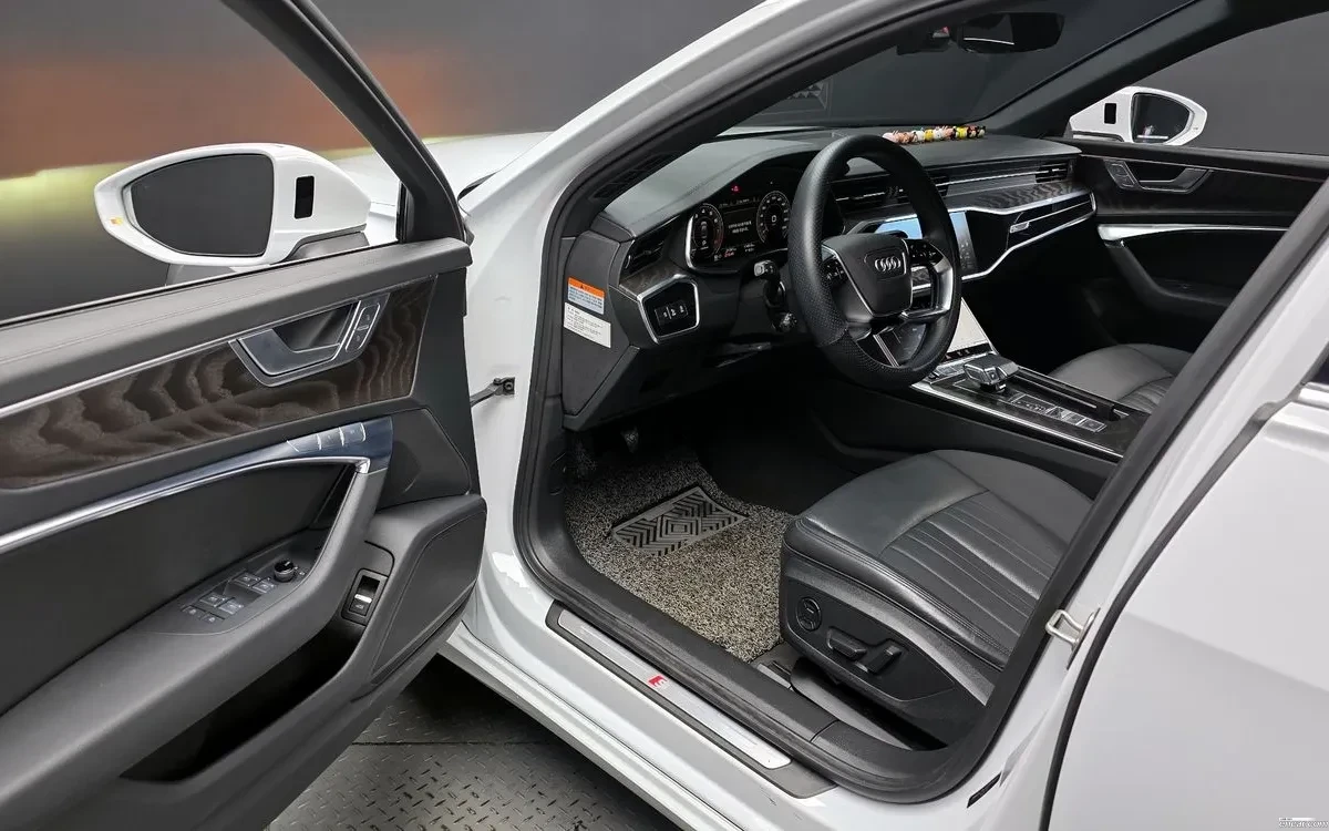 Audi A6 45 TFSI KEYLESS / PODGREV / OBDUHVANE / UNIKAT, снимка 4 - Автомобили и джипове - 55342478