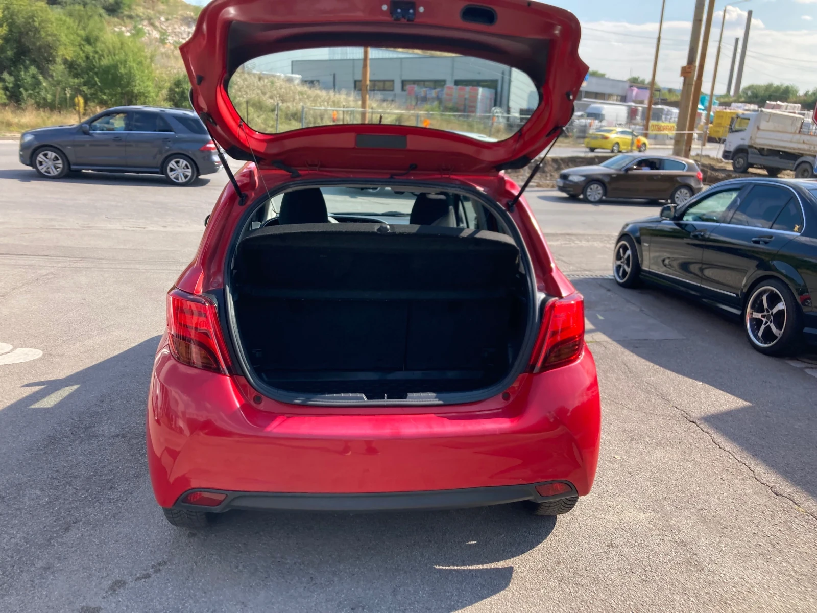 Toyota Yaris 1.5 Hibrid Euro-6B Avtomatik, снимка 6 - Автомобили и джипове - 55588298