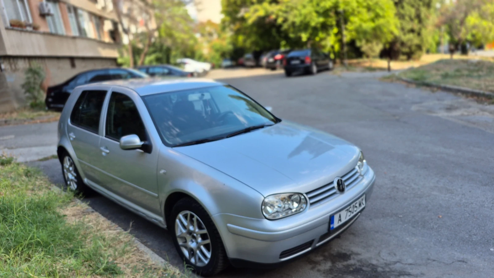 VW Golf 1.9 TDI/Климатроник* * * , снимка 3 - Автомобили и джипове - 56103235