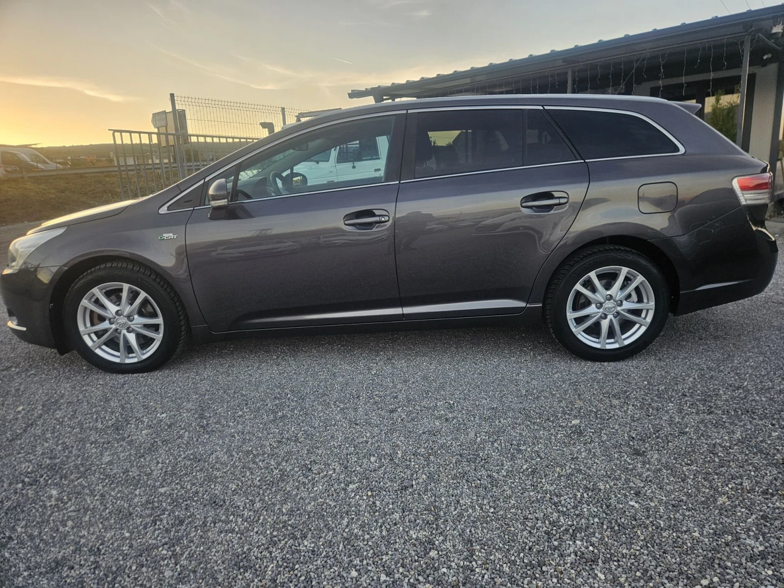 Toyota Avensis 2.2D AUTOMAT  | Mobile.bg � ����������� 7
