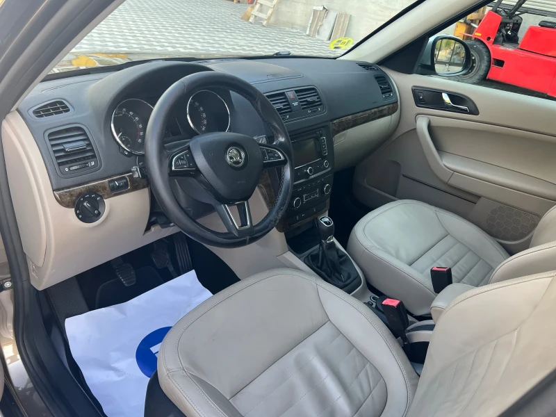Skoda Yeti 2.0TDI 4X4 Панорама , снимка 13 - Автомобили и джипове - 52347235