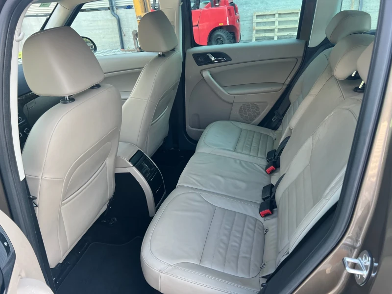 Skoda Yeti 2.0TDI 4X4 Панорама , снимка 12 - Автомобили и джипове - 52347235