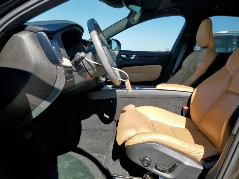 Volvo XC60 T5 INSCRIPTION, снимка 7 - Автомобили и джипове - 52393509