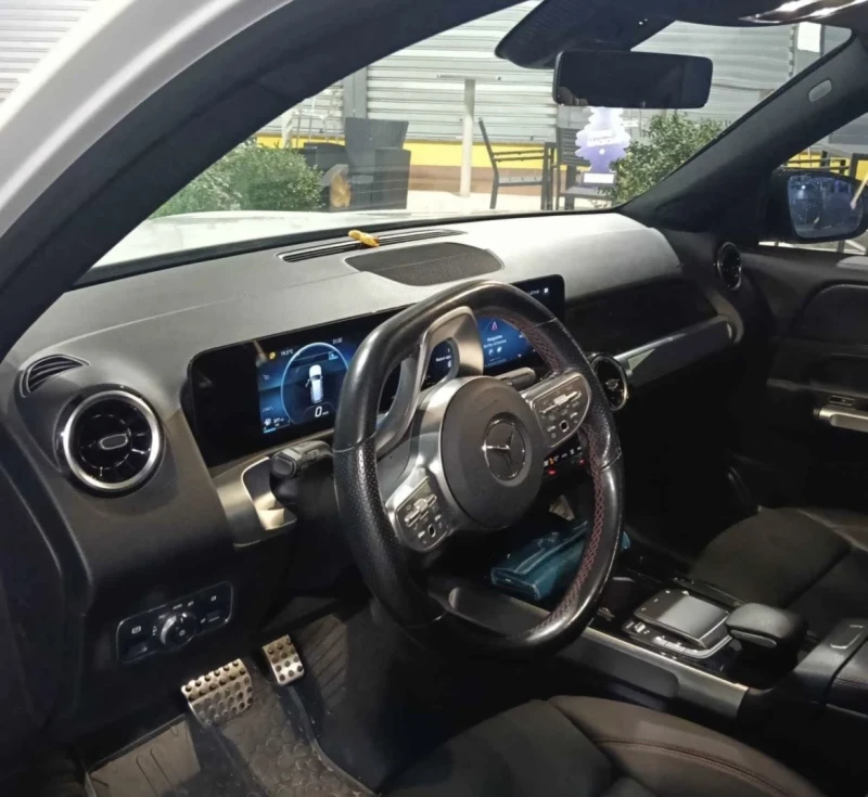 Mercedes-Benz GLB 180, снимка 7 - Автомобили и джипове - 53262925