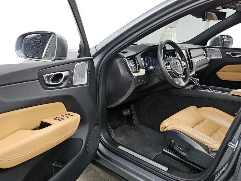 Volvo XC60 T6 Inscription| 320к.с.| ВКЛ.ТЕХНОТЕСТ, снимка 10 - Автомобили и джипове - 55170812