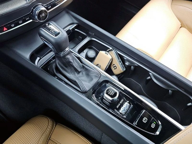 Volvo XC60 T6 Inscription| 320к.с.| ВКЛ.ТЕХНОТЕСТ, снимка 9 - Автомобили и джипове - 55170812