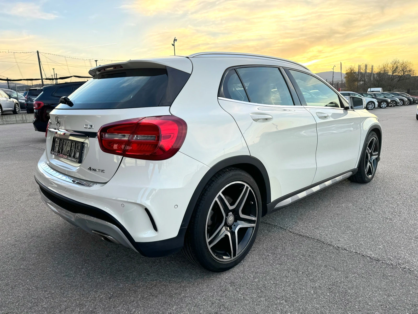 Mercedes-Benz GLA 220 CDI-AMG-4MATIC-LED-NAVI-КОЖА - изображение 7