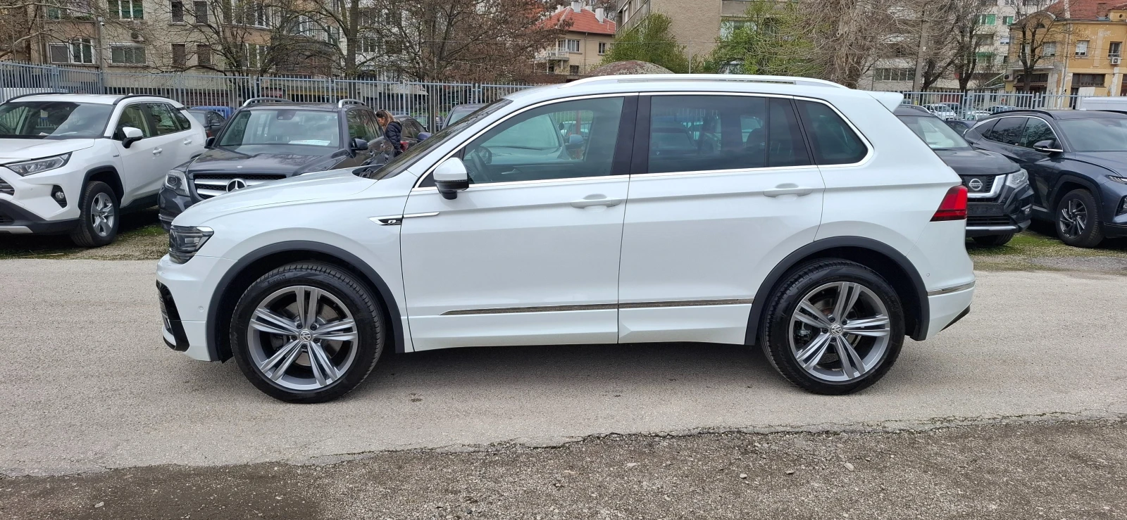 VW Tiguan R-LINE 4motion* Head-up* * 360-камера* ШВЕИЙАРИЯ - изображение 6