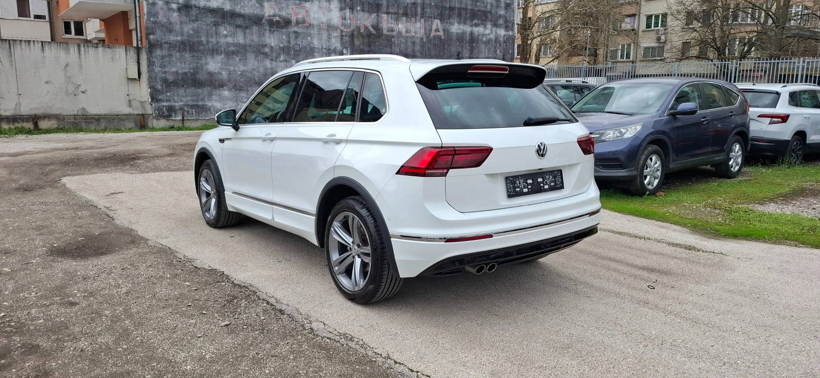 VW Tiguan R-LINE 4motion* Head-up* * 360-камера* ШВЕИЙАРИЯ - изображение 5