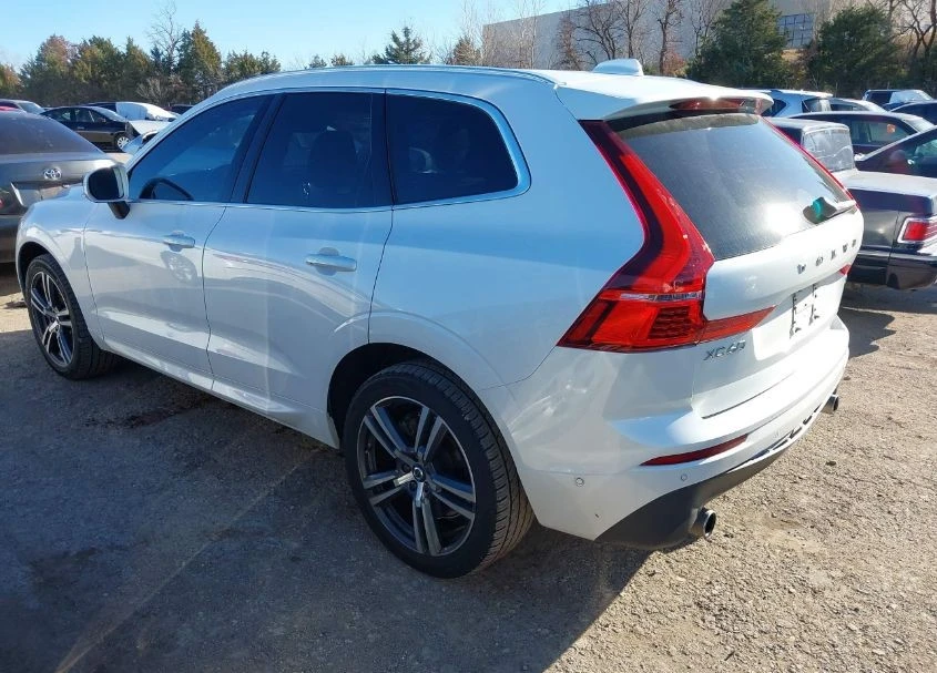 Volvo XC60 T6 MOMENTUM| СЕРВИЗНА ИСТОРИЯ| ВИДЕО| Панорама - изображение 2