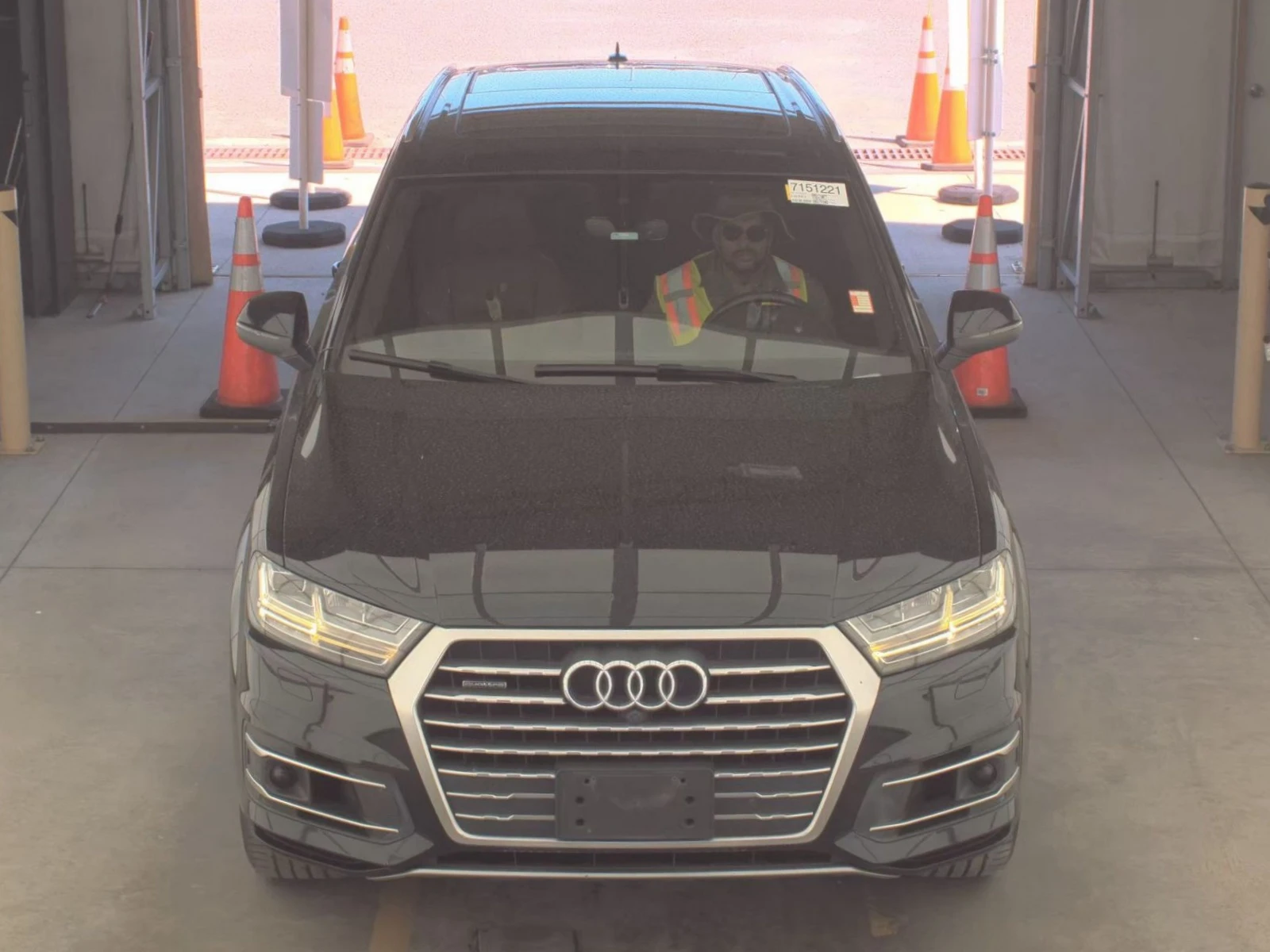 Audi Q7 Premium Plus* Matrix* Обдух* 360* Дистроник* Пано* - изображение 2