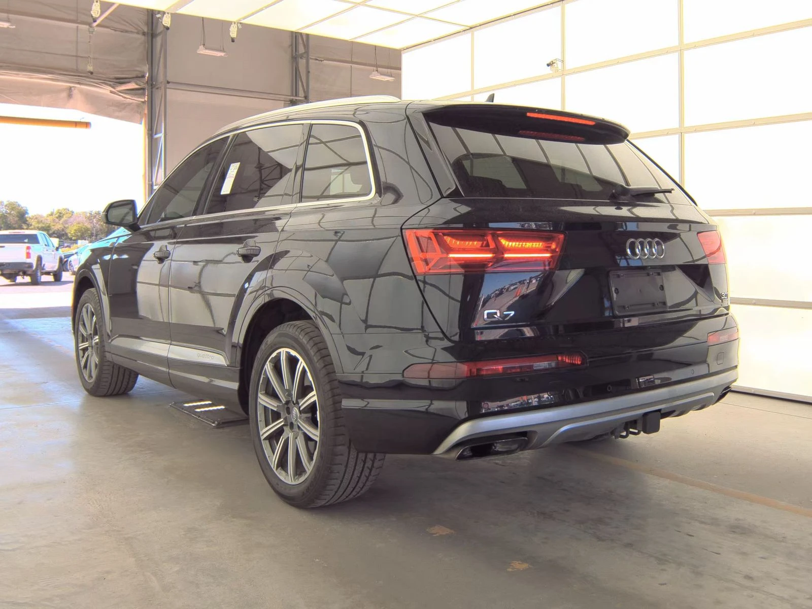 Audi Q7 Premium Plus* Matrix* Обдух* 360* Дистроник* Пано* - изображение 6
