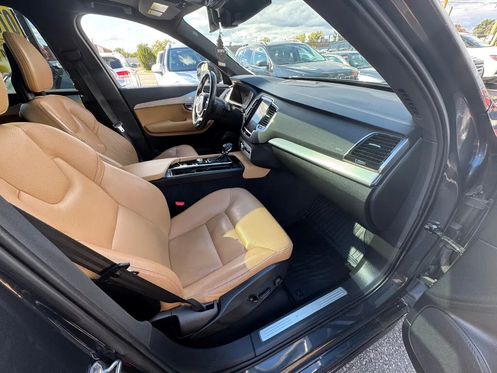 Volvo Xc90 T6 Momentum AWD* Lane Assist* 7-Seats* Keyless*  - изображение 7