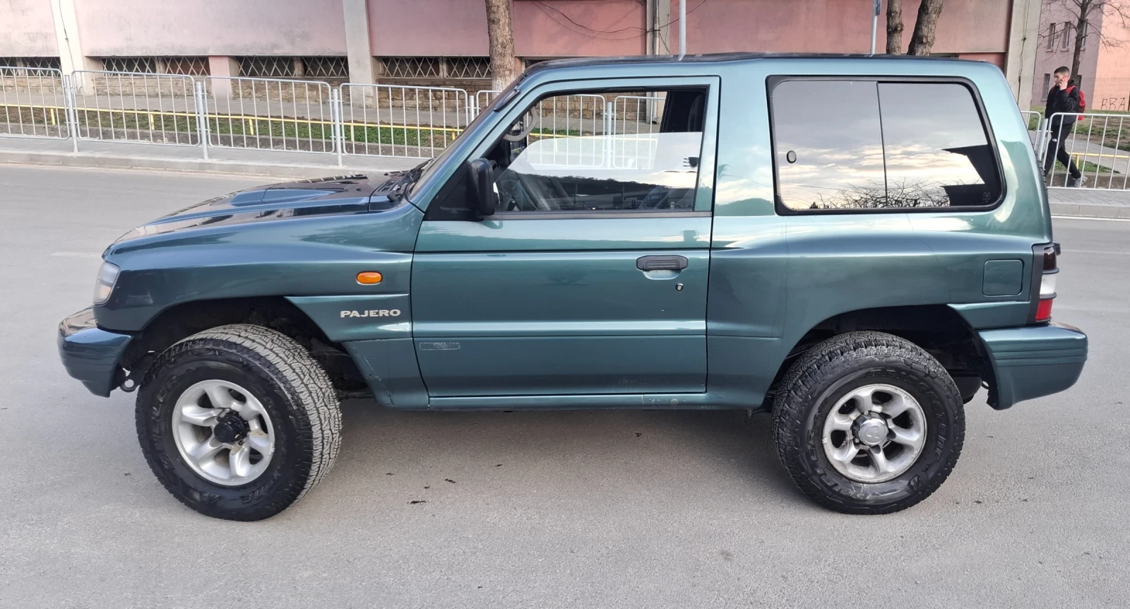 Mitsubishi Pajero 2.5 4x4 2004г, снимка 2 - Автомобили и джипове - 53774605