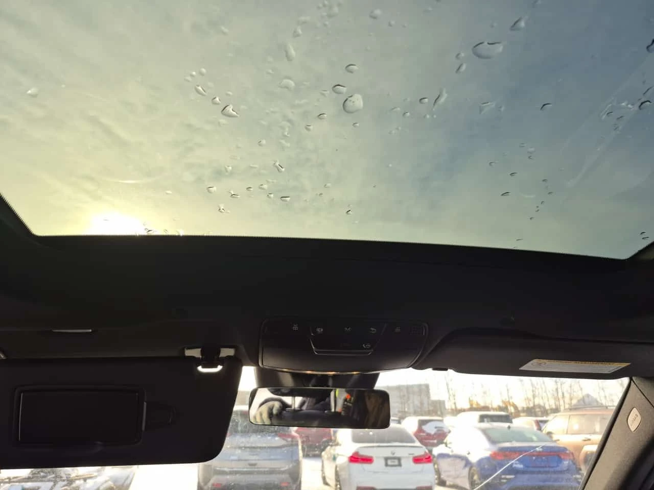 Mercedes-Benz GLC 300 4MATIC | PANO | 360 | KEYLESS | AMBIENT, снимка 14 - Автомобили и джипове - 53751489