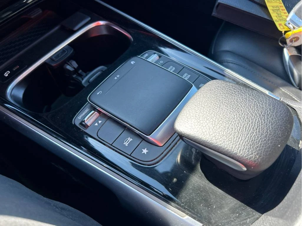 Mercedes-Benz GLB 250 4MATIC * CARFAX* ДИСТРОНИК * ДВА КЛЮЧА, снимка 13 - Автомобили и джипове - 53893044