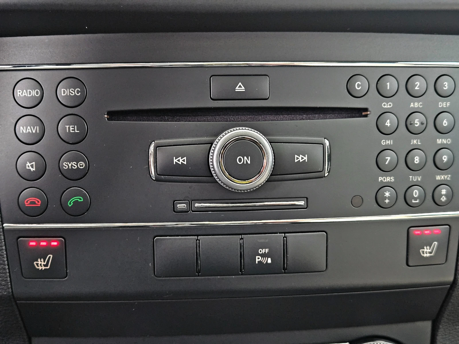 Mercedes-Benz GLK 320CDI/EDITION 1/AMG/DESIGNO/PANORAMA/ПОДГРЕВ/LI, снимка 12 - Автомобили и джипове - 53907672