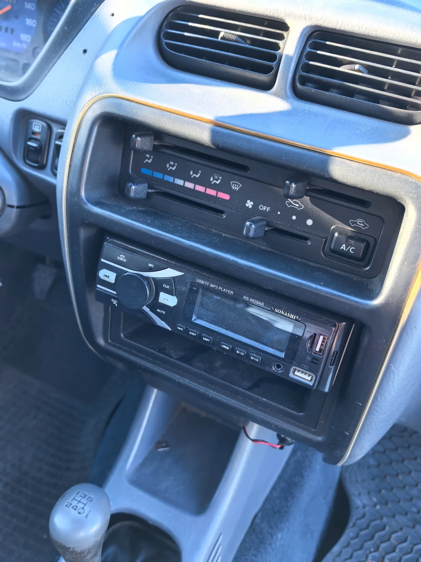 Daihatsu Terios Газ/бензин * 4х4 * климатик, снимка 11 - Автомобили и джипове - 54931207