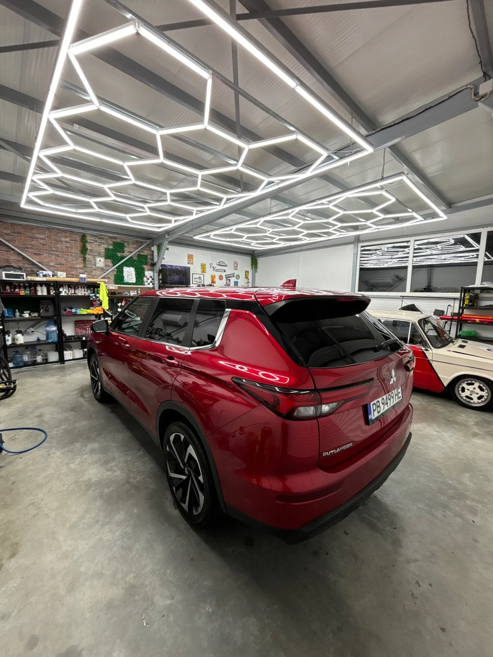 Mitsubishi Outlander, снимка 2 - Автомобили и джипове - 55040458