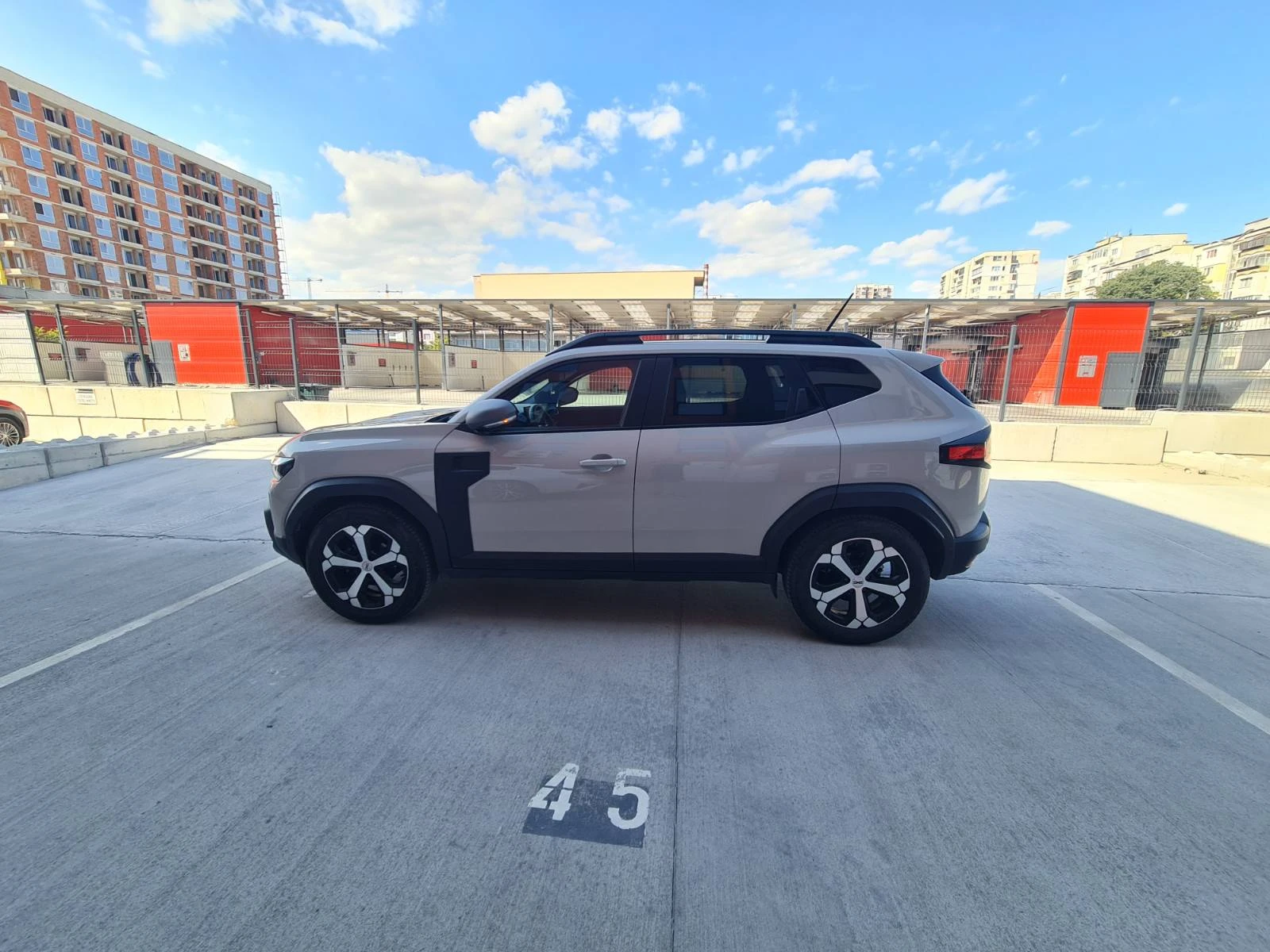 Dacia Duster, снимка 2 - Автомобили и джипове - 55677607