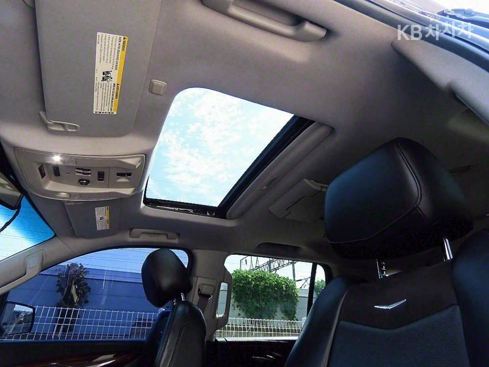 Cadillac Escalade 6.2 PREMIUM LUXURY FIRTS CLASS FULL, снимка 15 - Автомобили и джипове - 55693047