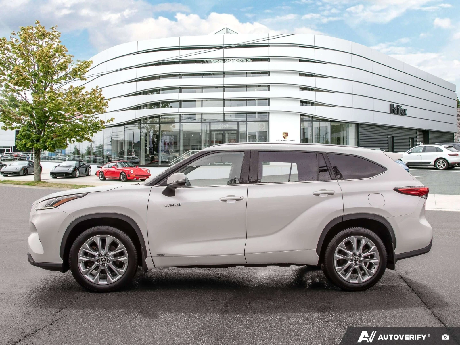 Toyota Highlander * Hybrid Limited * 4WD * 8 МЕСТА * CARFAX * , снимка 2 - Автомобили и джипове - 56137930