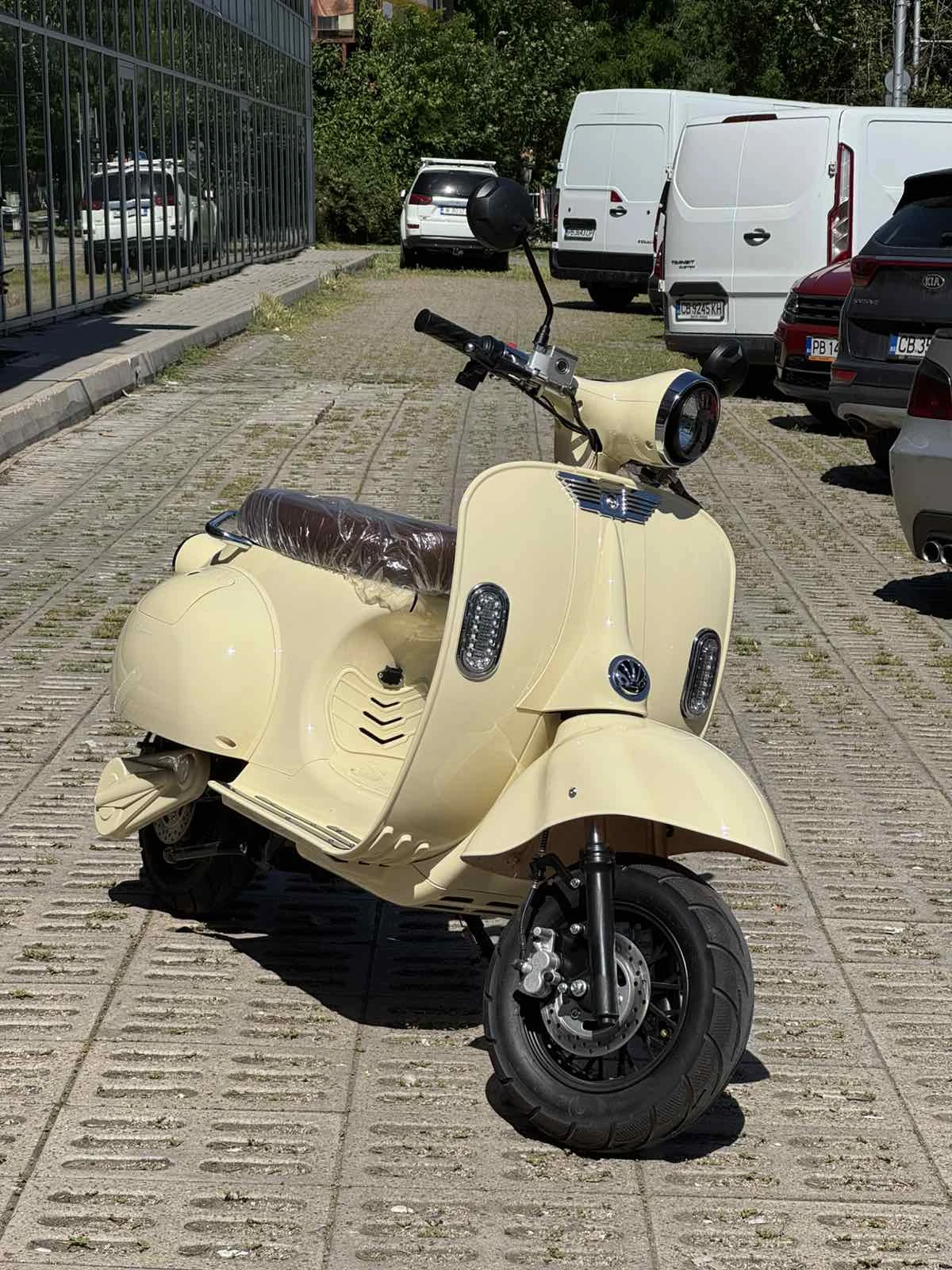 NIU M