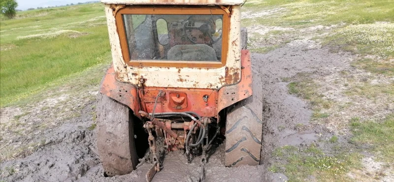 Трактор Владимировец КУПУВАМ Т25 БЕЗ ЗНАЧЕНИЕ ВИДА И СЪСТОЯНИЕТО 