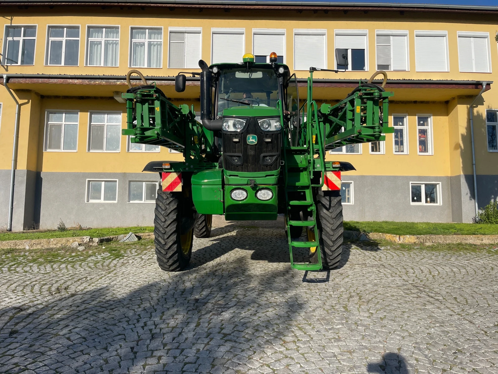 Самоходна пръскачка Друга марка JOHN DEERE R4040i 36 МЕТРА 4000 ЛИТРА ЛИЗИНГ - изображение 2