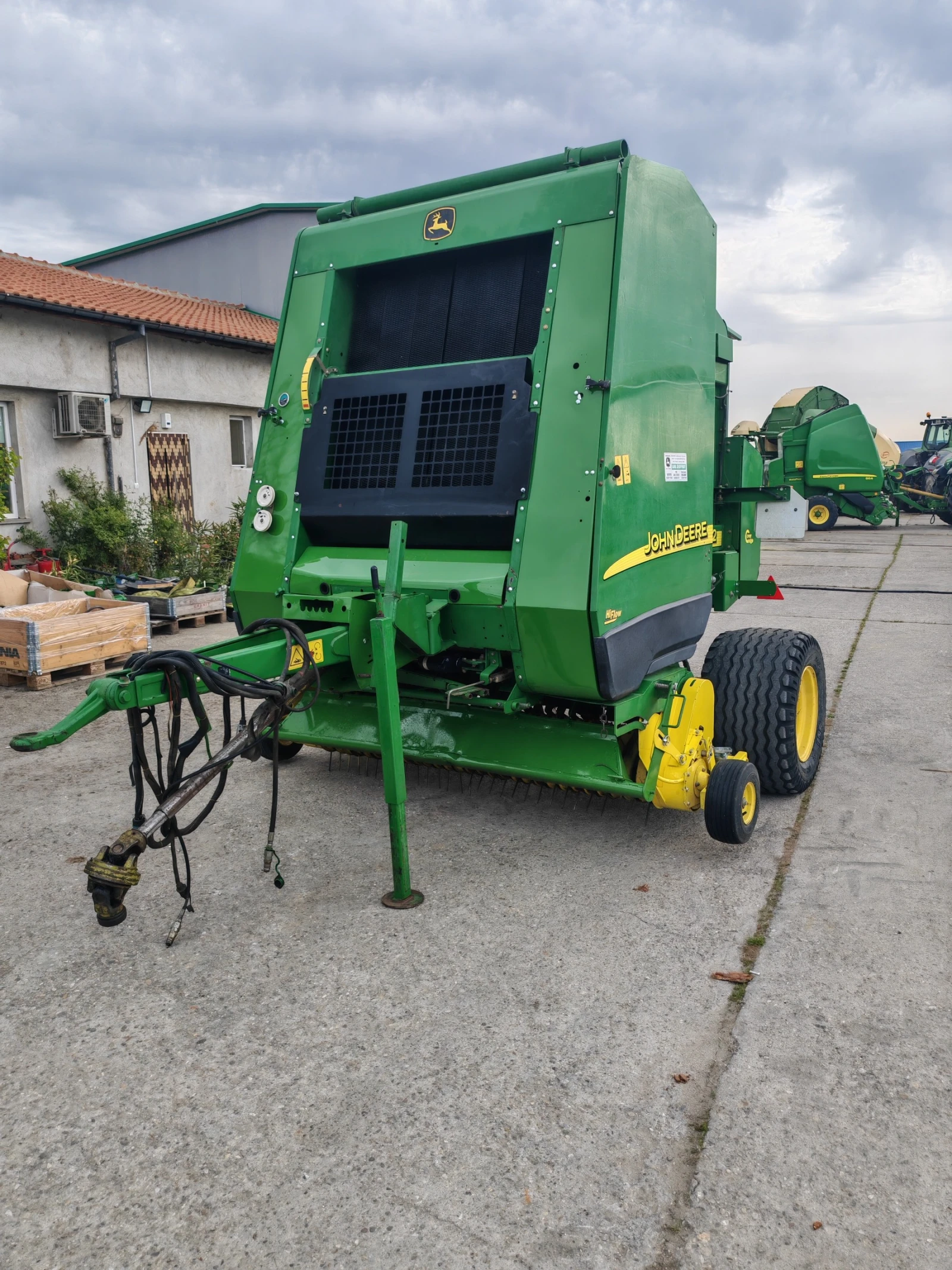 Балировачка John Deere 592 мрежа  сезал лизинг с първоначална вноска 20%