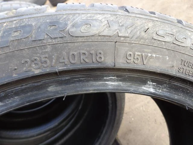 Гуми Зимни 235/40R18, снимка 10 - Гуми и джанти - 16826962